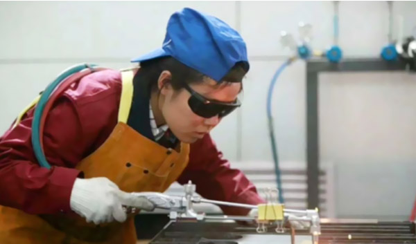 教育扶貧為貧困學子點燃希望之光